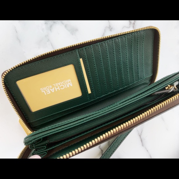 Michael kors large continental wristlet wallet - Picture 7 of 8